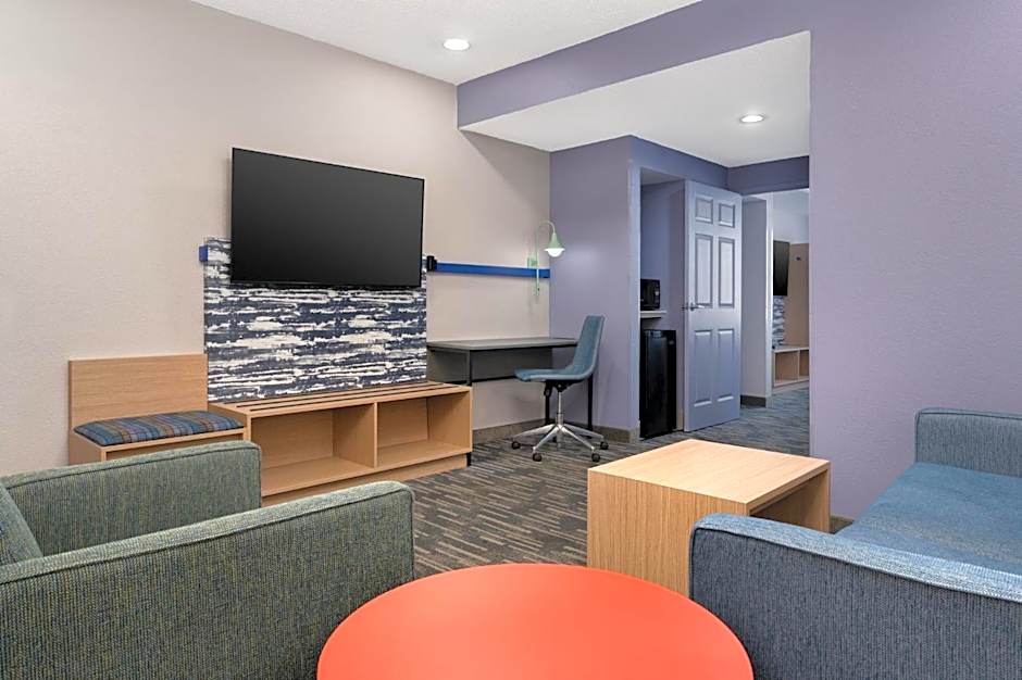 Garner Hotel Evansville East by IHG