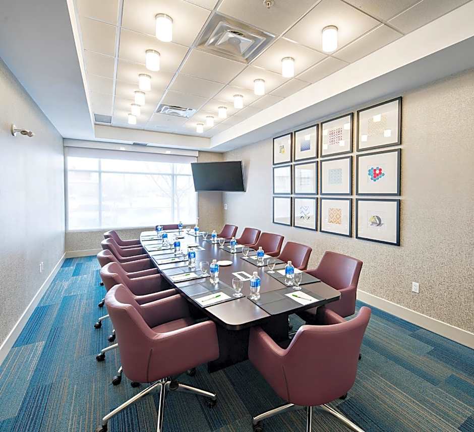 Holiday Inn Express Red Deer North By IHG