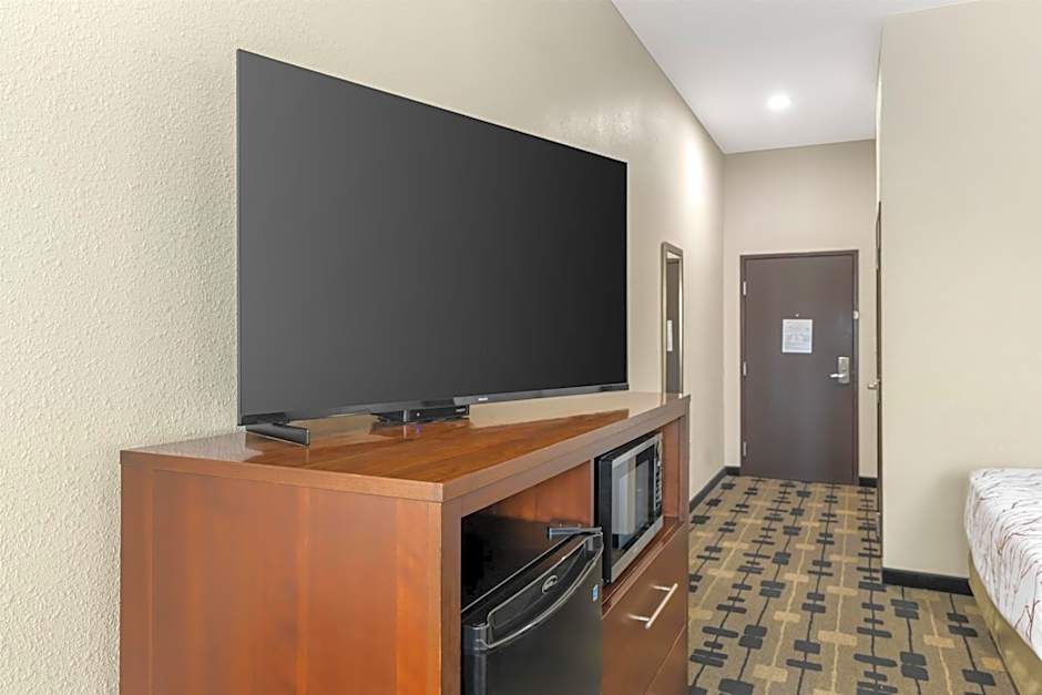 Best Western Plus Big Lake Inn