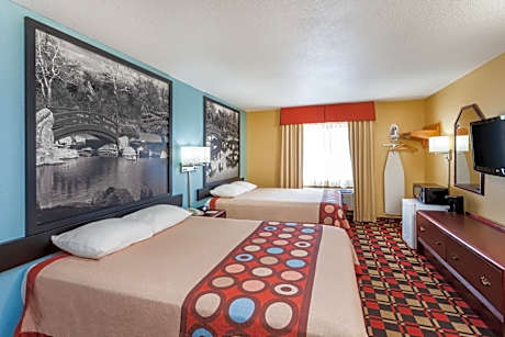 Standard Queen Room with Two Queen Beds - Non Smoking