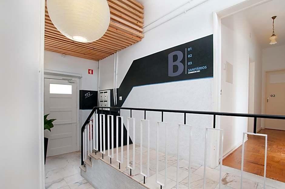 Nazaré Hostel - Rooms & Dorms