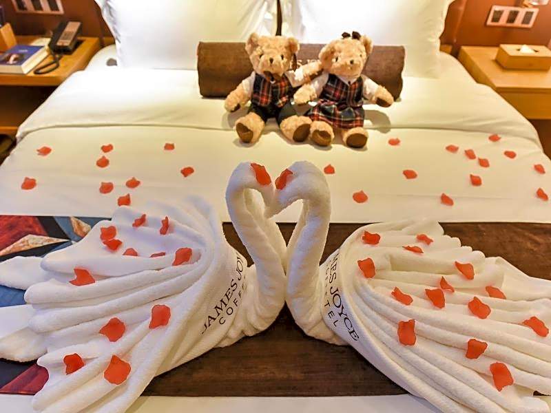 James Joyce Coffetel· Wuhan Wangjiawan Taojialing Metro Station