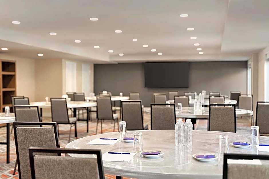 DoubleTree by Hilton Columbus Dublin