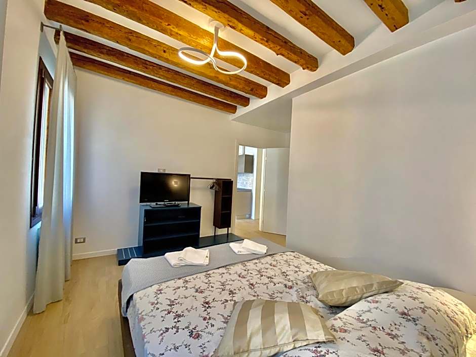 Suite House 4343 apartments