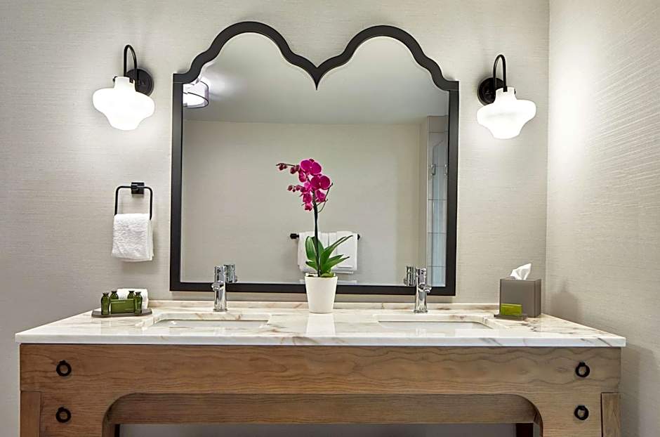 The Hamilton Alpharetta, Curio Collection By Hilton