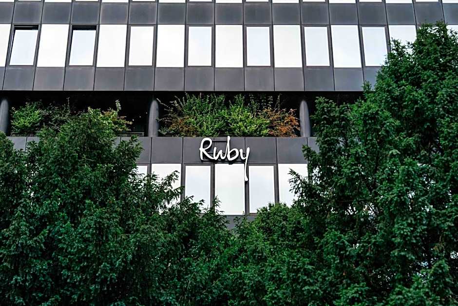 Ruby Lilly Hotel Munich
