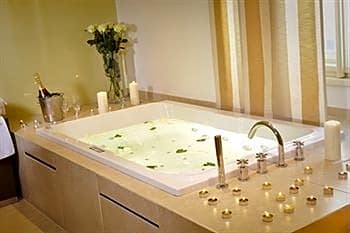 Golden Angel Suites by Adrez