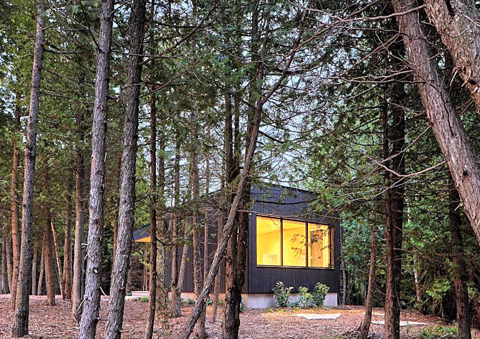 Modern North Bruce Waterfront Lion's Head