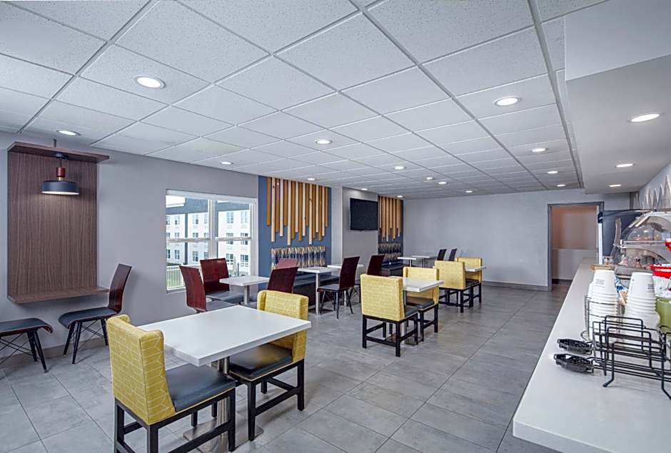 La Quinta Inn & Suites by Wyndham Lexington Park