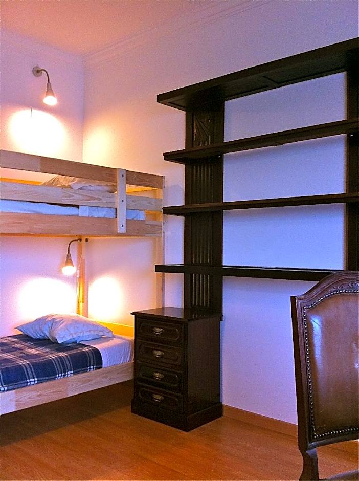 Ericeira Chill Hill Hostel & Private Rooms