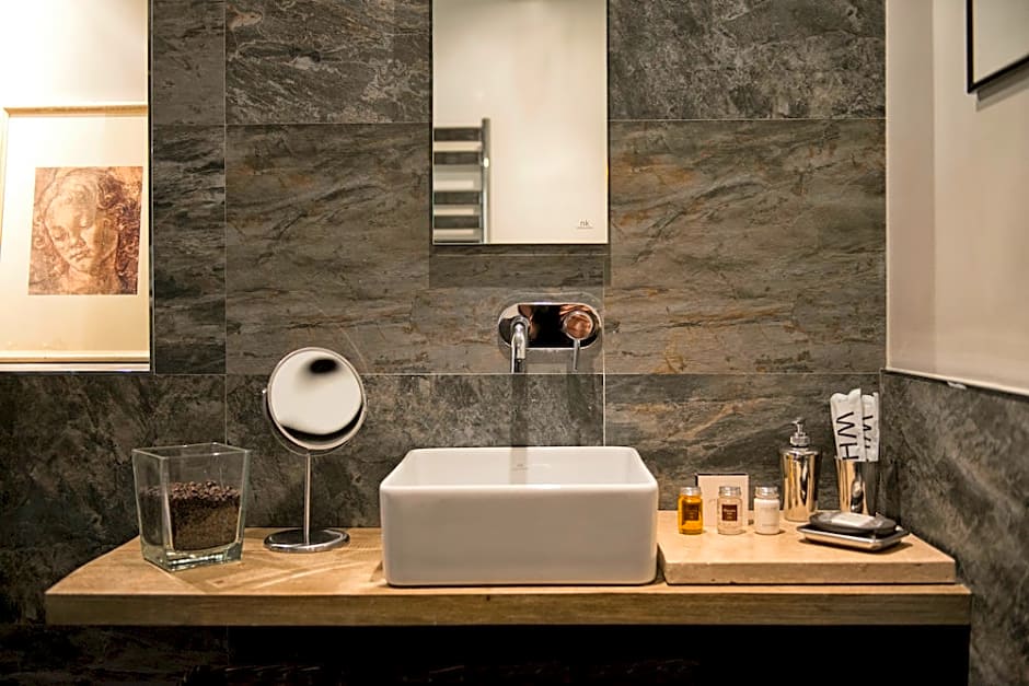 The Independent Suites