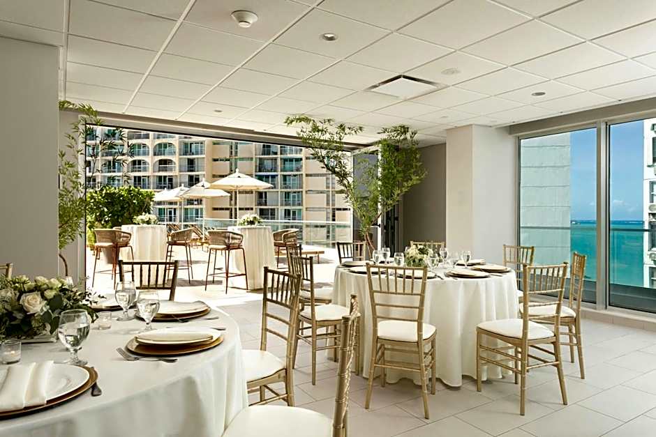 Casa Costera, Isla Verde, Apartments by Marriott Bonvoy