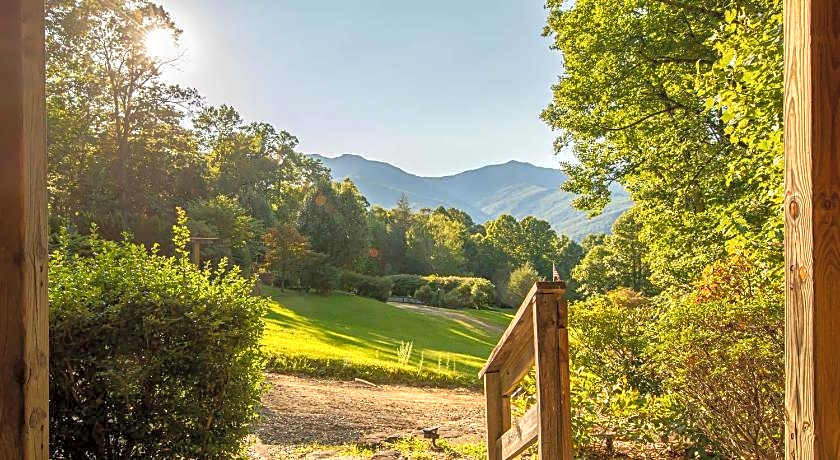 Mt. Mitchell Eco Retreat