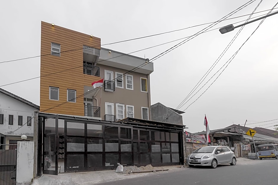 RedDoorz Plus @ Cipete Damai