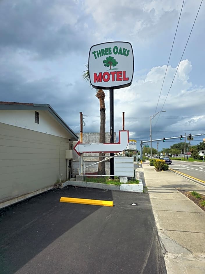 Three Oaks Motel - Titusville