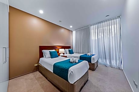 Deluxe Apartment - 3 Bedroom