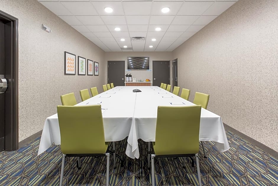 Holiday Inn Express & Suites Lincoln I - 80 By IHG