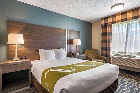 Queen Room - Accessible/Non-Smoking