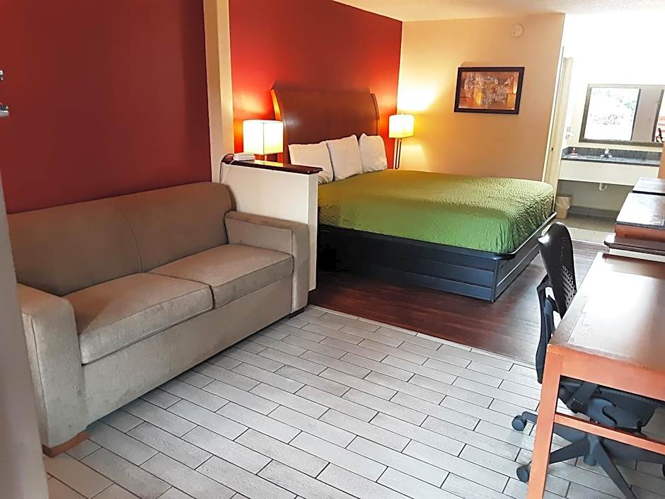 Econo Lodge Inn & Suites
