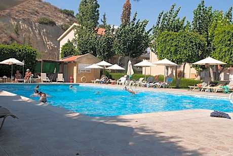 Kotzias Beach Apartments