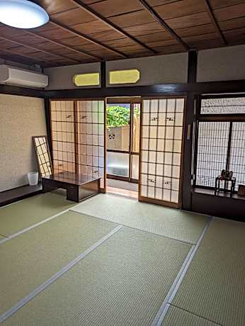 Hironoya Japanese-Style Room - 100-Year-Old Traditional House