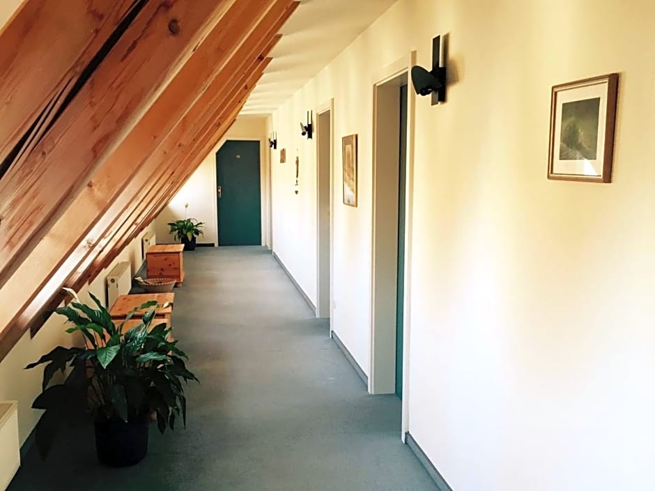 Dein Gutshof Hotel & Ferienwohnungen