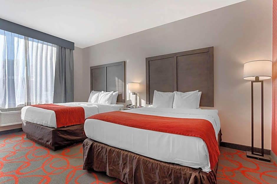 Comfort Inn & Suites near Stadium