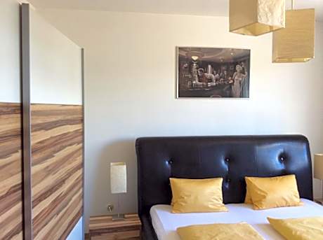 Suite with Balcony or Terrace and Lake View