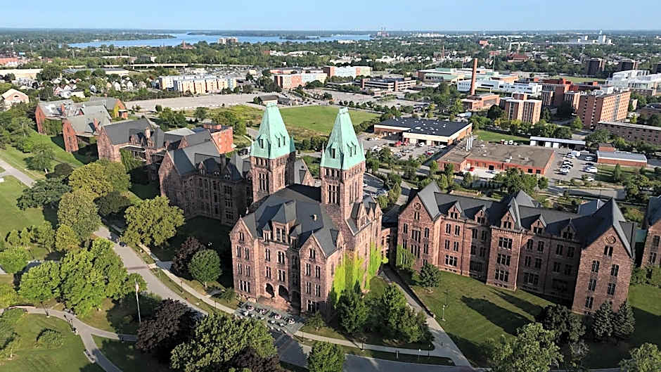 The Richardson Hotel