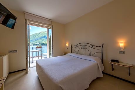 Superior Double Room with Lake View