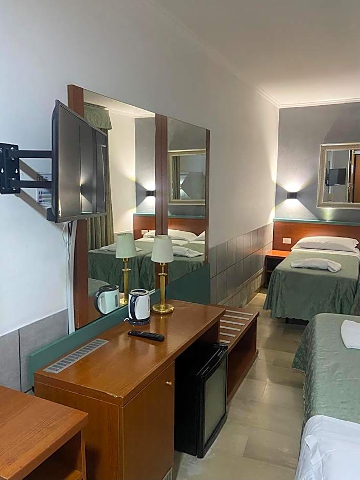 HOTEL CENTER 2