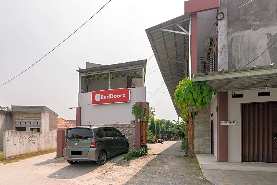 RedDoorz near FKIP UNTIRTA Serang