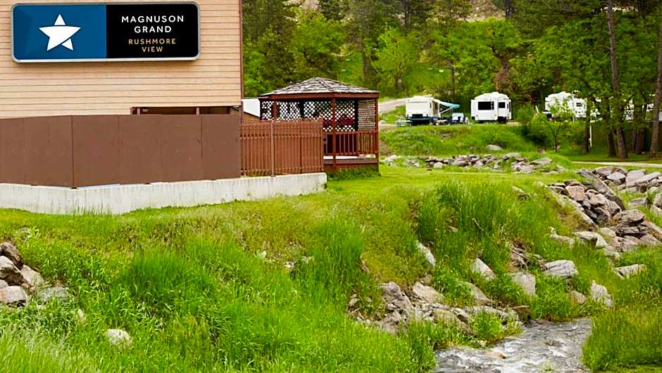 Magnuson Grand Rushmore View