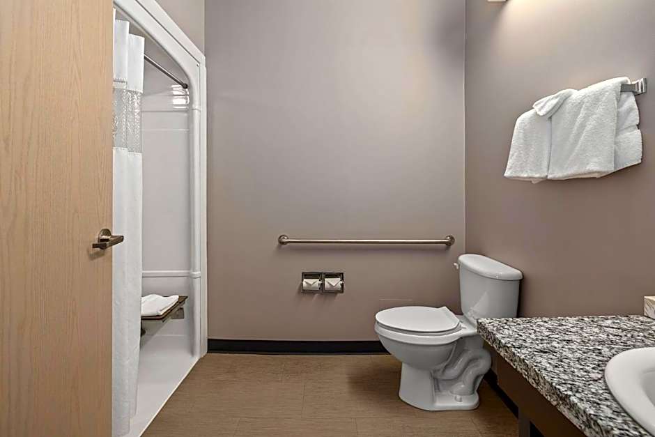 Prairie Crest Medicine Hat by IHG