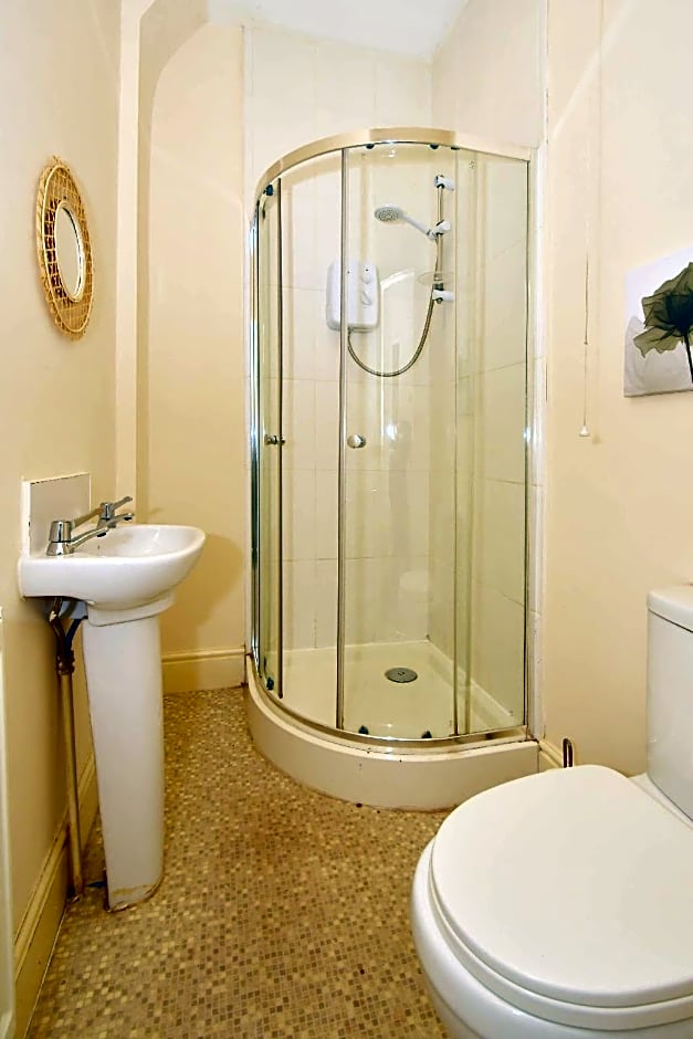 Townhouse @ 178 Ruskin Road Crewe