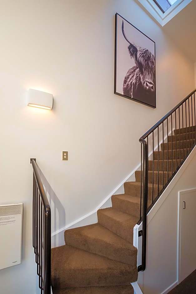 Cranbury Court Apartments