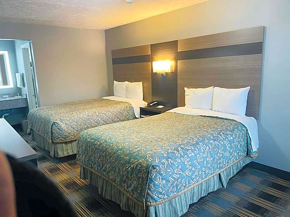 Travelodge by Wyndham Sellersburg / Louisville North
