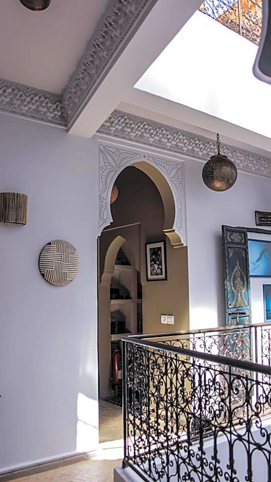 Riad Laly Tourisme Eclairé Le bijou de la medina