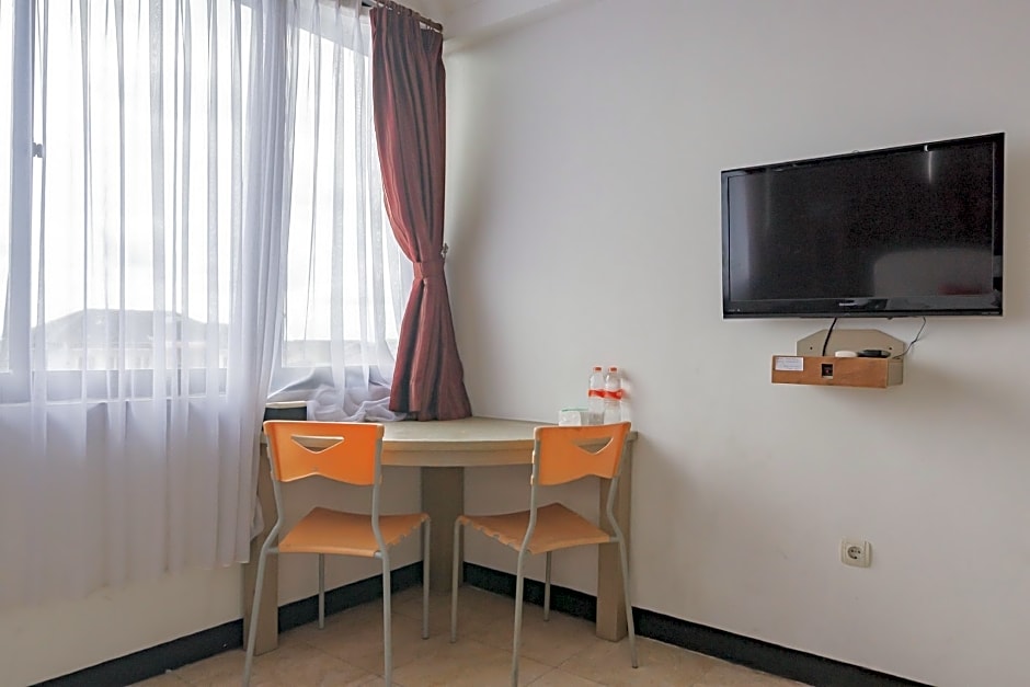 RedDoorz near Sukabumi Station 2