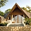 Kini Resort - Luxury Beachfront Bamboo Resort
