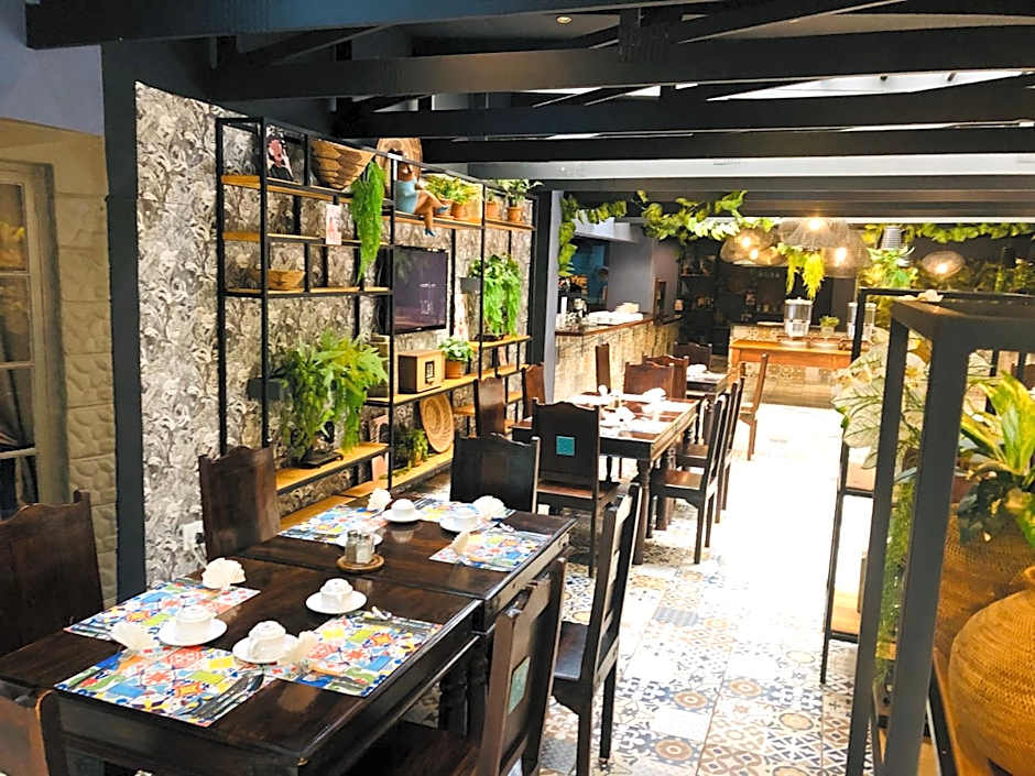 Shangri-La Country Hotel & Spa