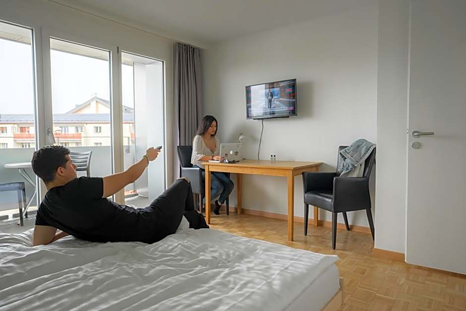 Photo 1 of 50 of Nyon Hostel