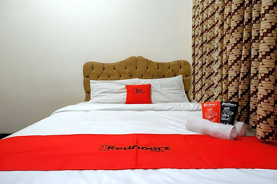 RedDoorz near Tugu Yogyakarta