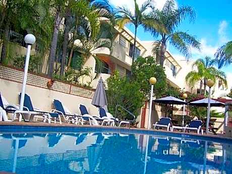 Sundeck Garden Apartments