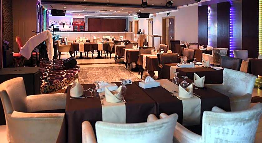 Al Olaya Suites Hotel