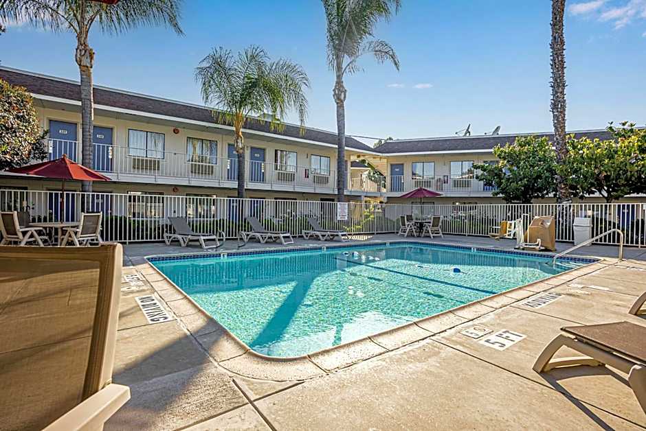 Motel 6-Temecula, CA - Historic Old Town