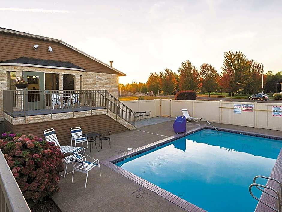 La Quinta Inn & Suites by Wyndham Woodburn