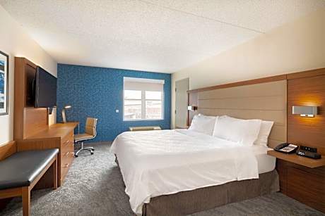 Standard King Room with Accessible Tub - Mobility Access