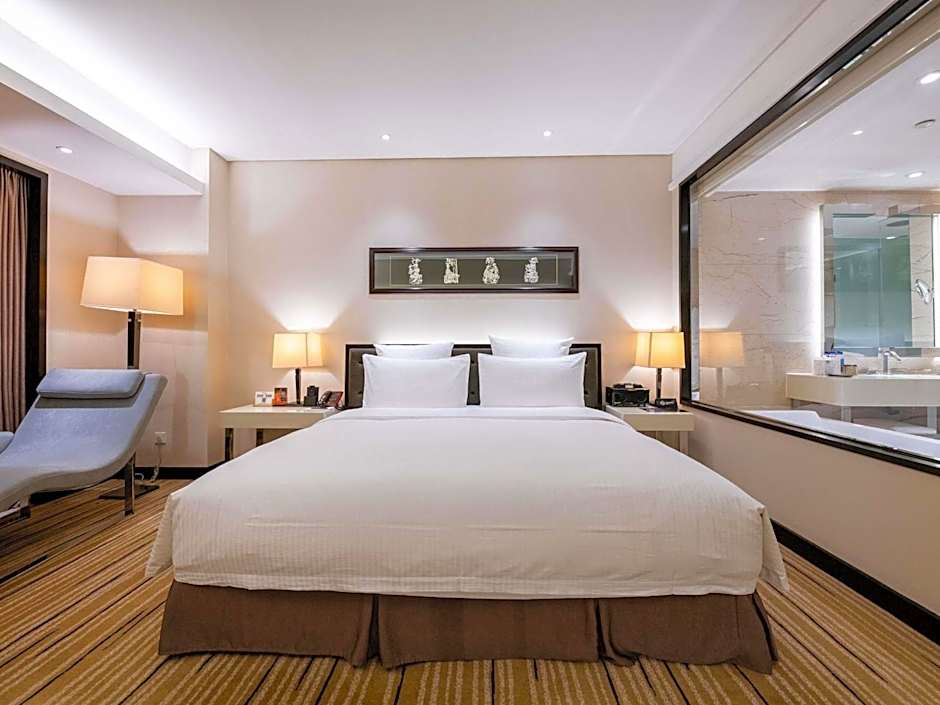 Zdjęcie 1 z 11 — Deluxe Executive 1 King Bed