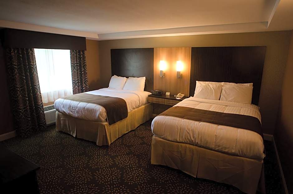 Aashram Hotel by Niagara River